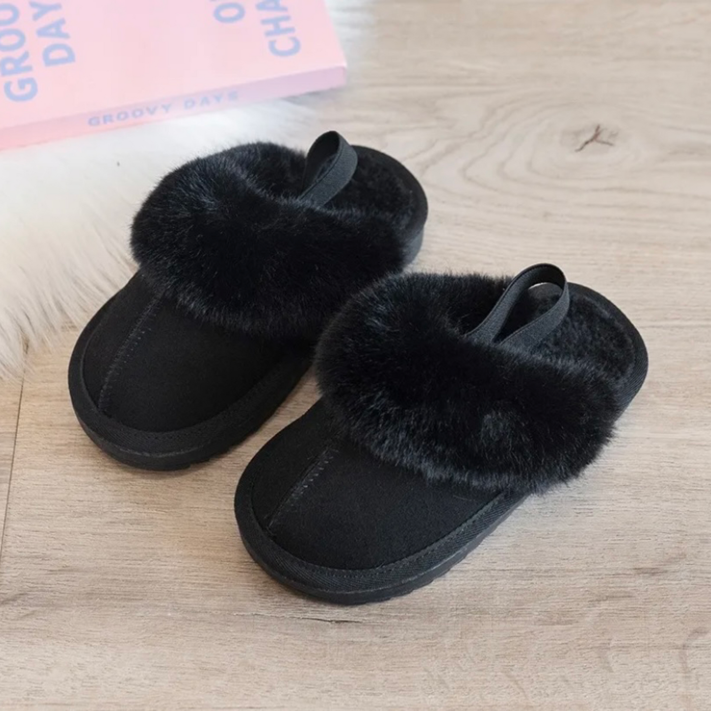 Cozy faux fur slippers