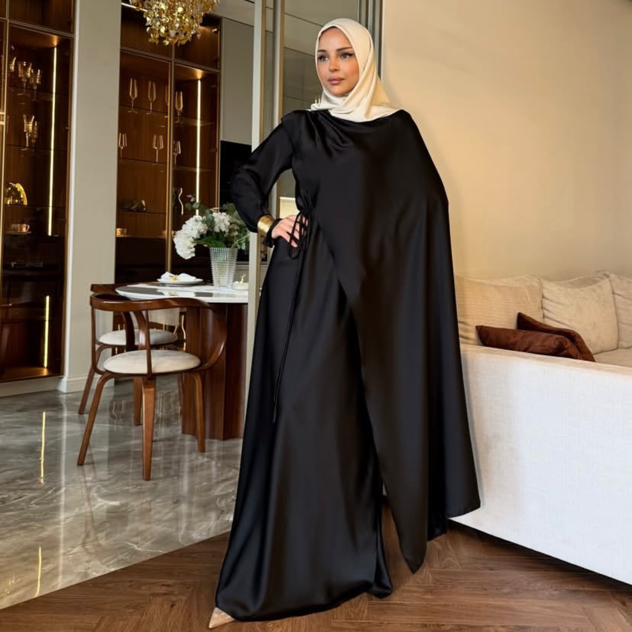 فستان ساتان درابيه أسود