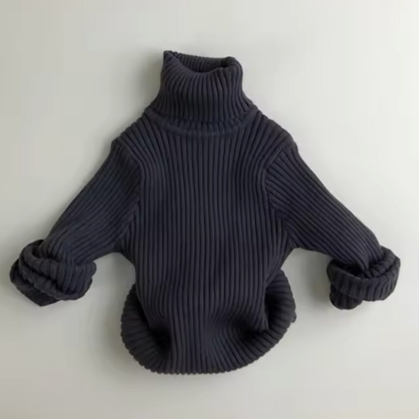 Knitted pullover turtle neck