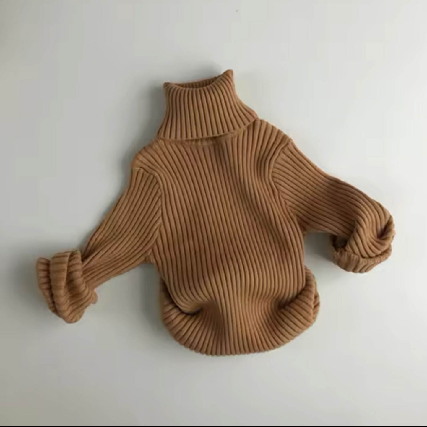 Knitted pullover turtle neck
